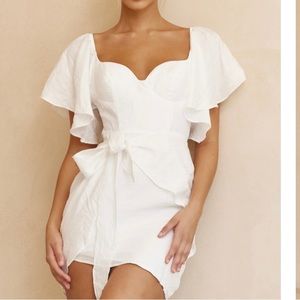 APHRODITE MOLDED BUST ANGEL SLEEVE WRAP DRESS WHITE
